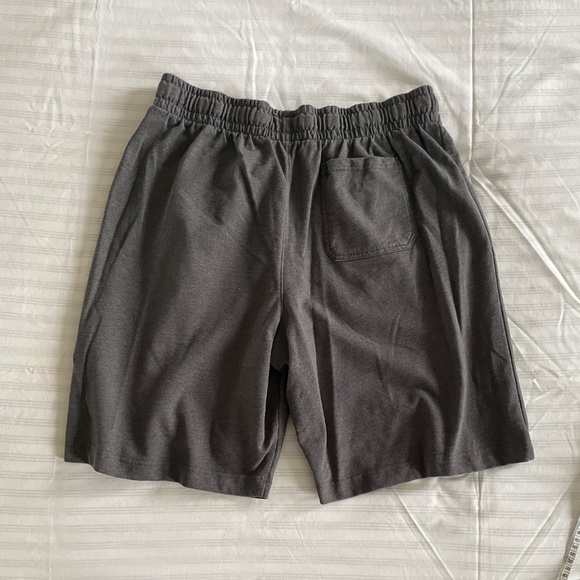 MEN'S SWEAT SHORTS SIZE  L - Picture 2 of 8